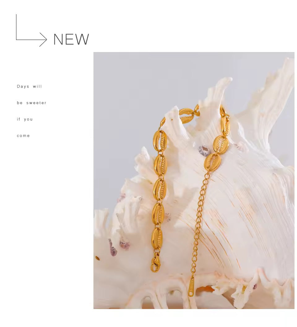 Shells Gold Bracelet