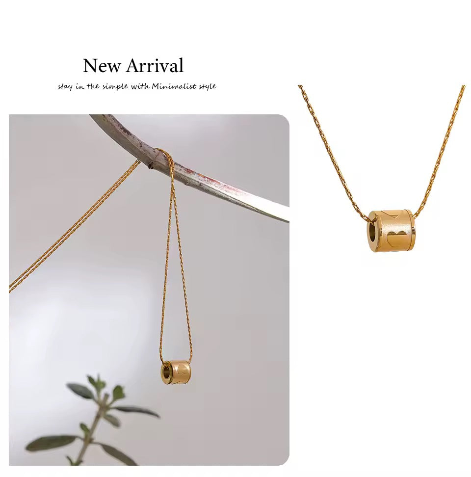 Heart Round Pendant Movable Chain