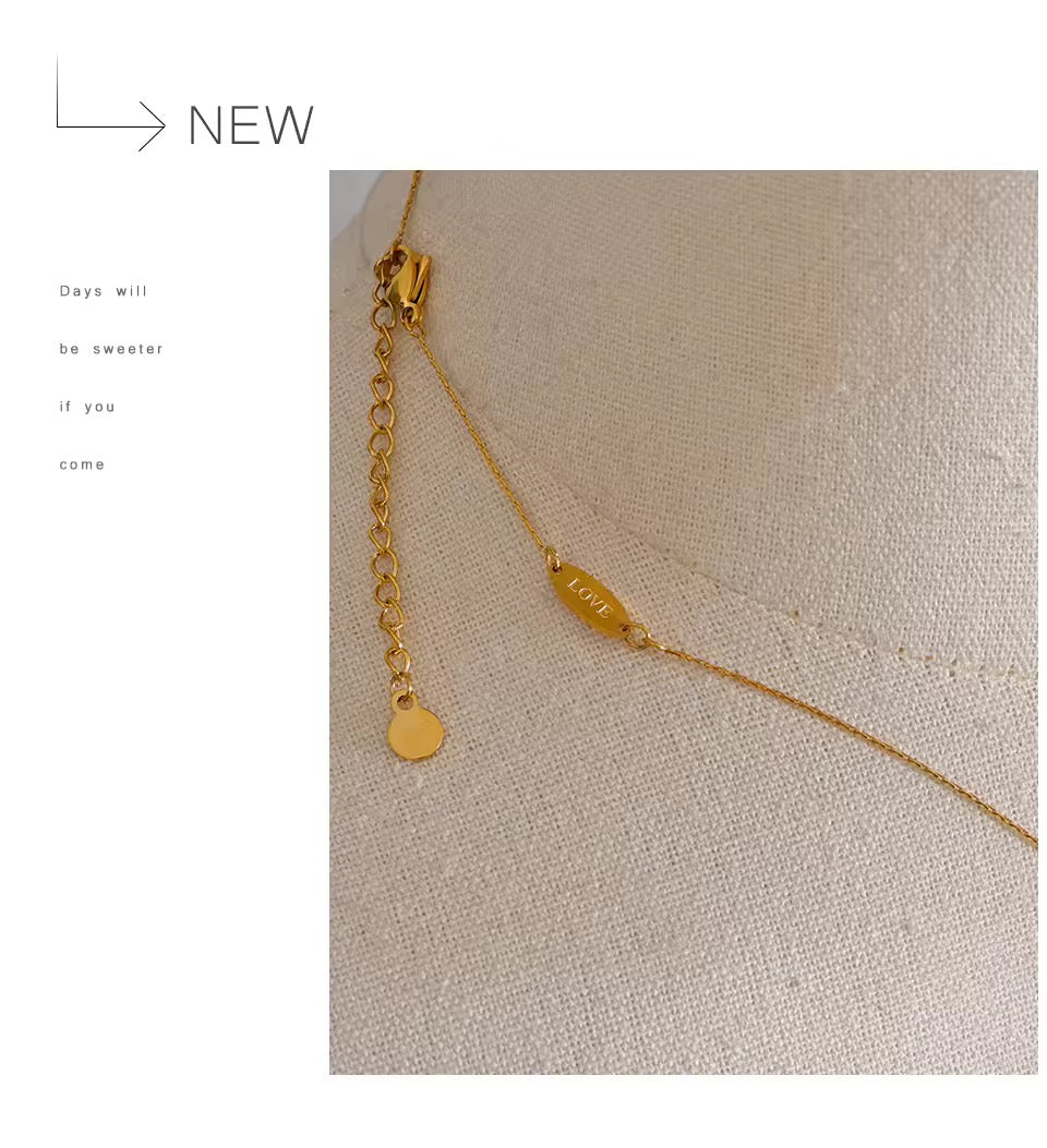 Heart Round Pendant Movable Chain